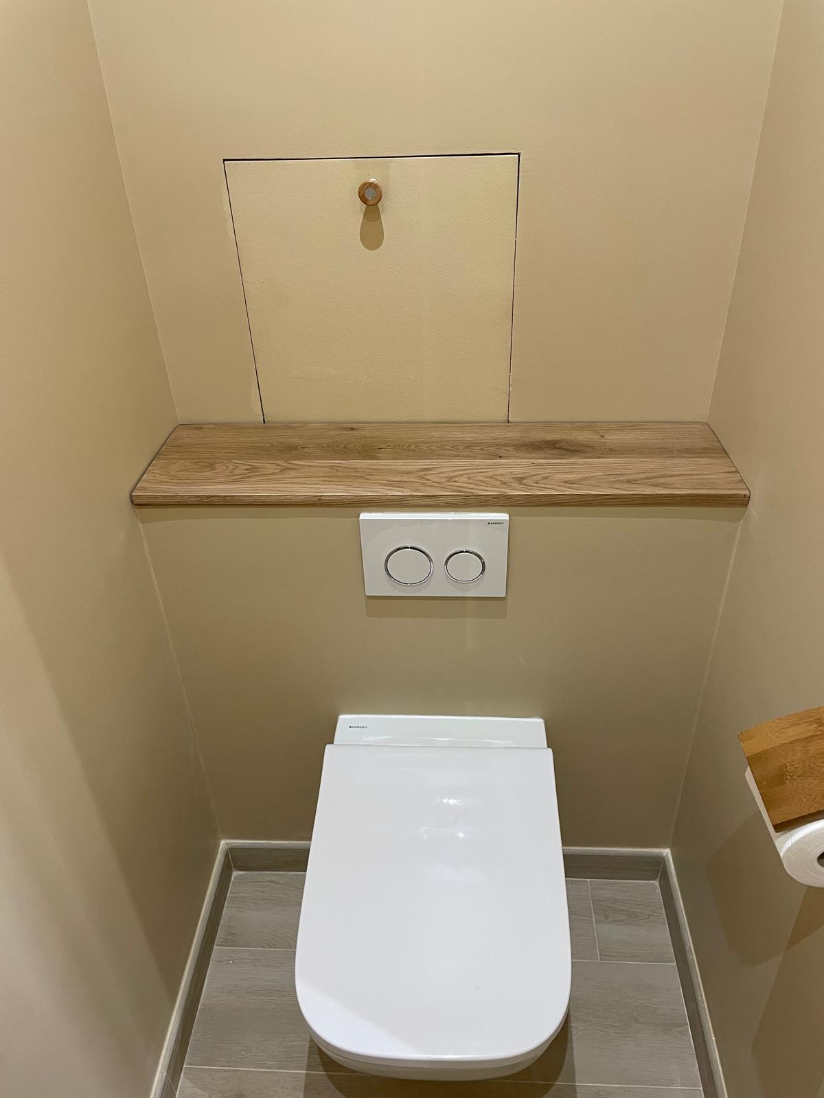 Toilettes avec niche